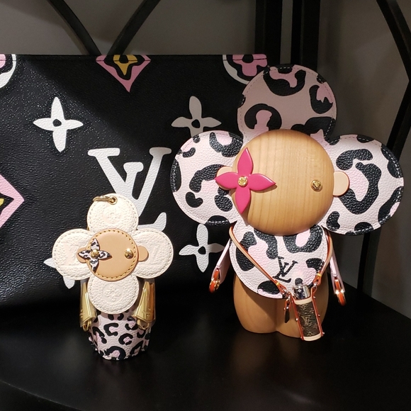 Louis Vuitton Wild at Heart Vivienne bag charm - Picture 10 of 10